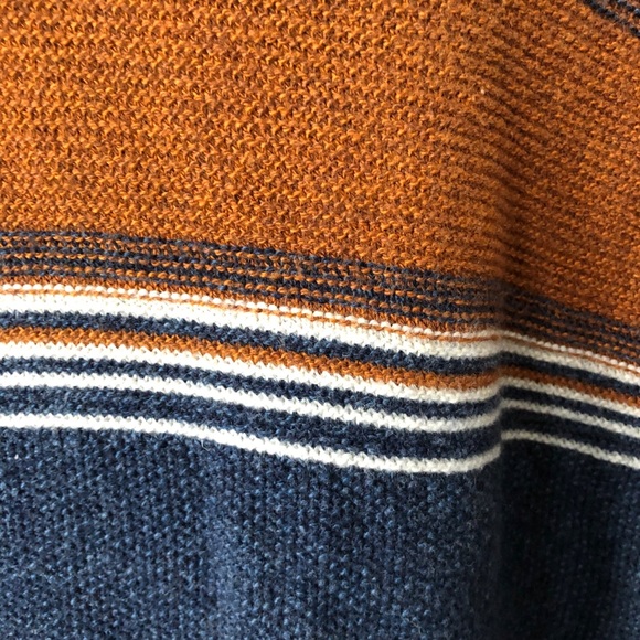 AE sweater Spring or Fall trendy popular casual M - Picture 3 of 8